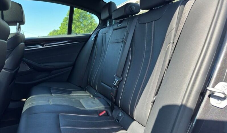 
								2021 BMW 5 Series M550i xDrive full									