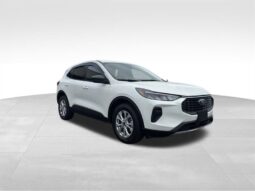 
										2023 Ford Escape Active full									