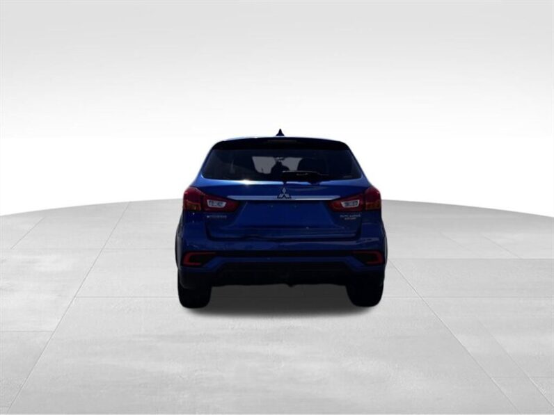 
								2018 Mitsubishi Outlander Sport 2.0 ES full									