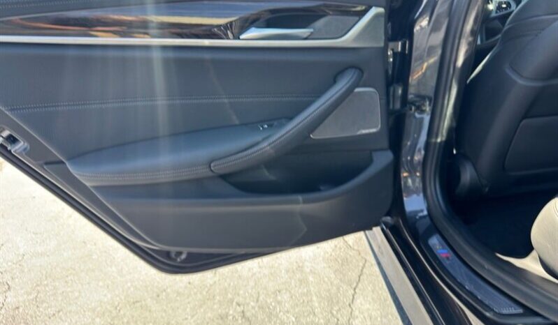 
								2021 BMW 5 Series M550i xDrive full									