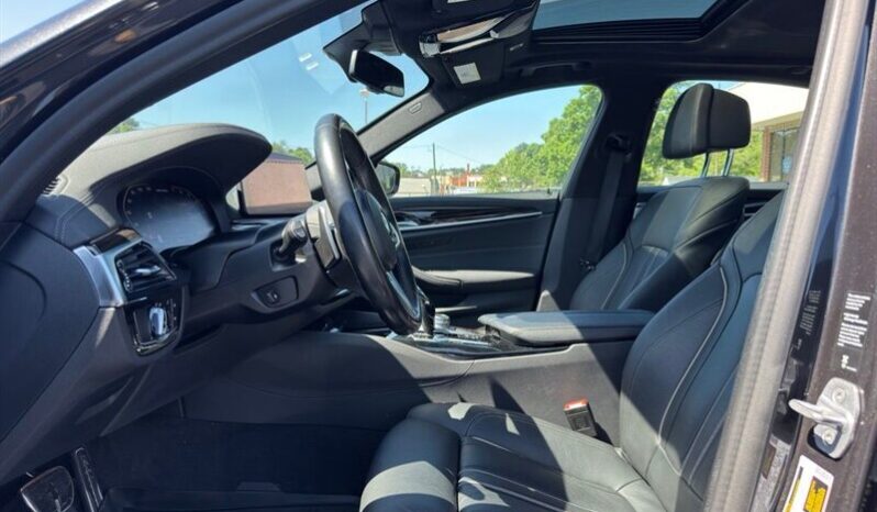 
								2021 BMW 5 Series M550i xDrive full									