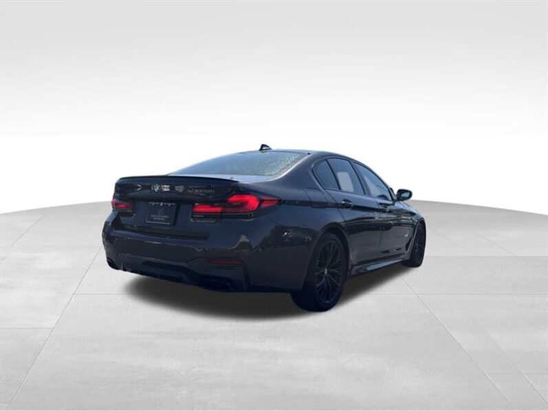 
								2021 BMW 5 Series M550i xDrive full									
