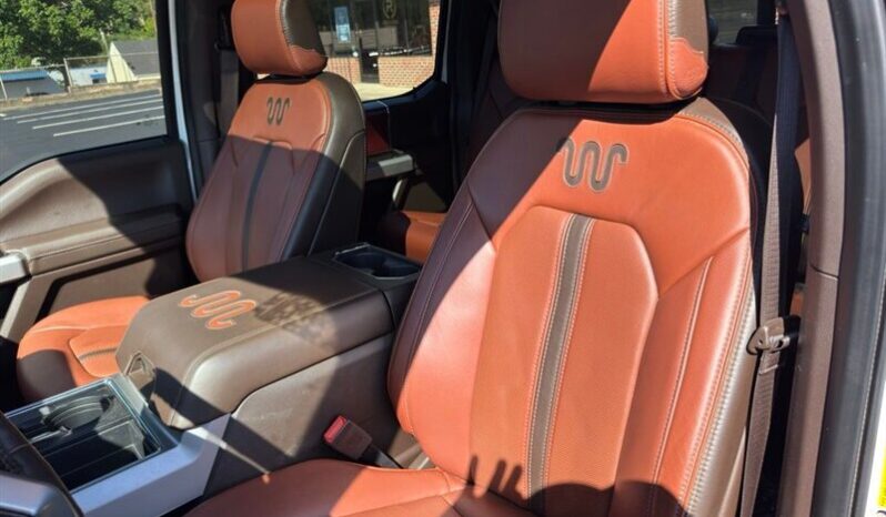 
								2022 Ford F-450 Super Duty King Ranch DRW full									