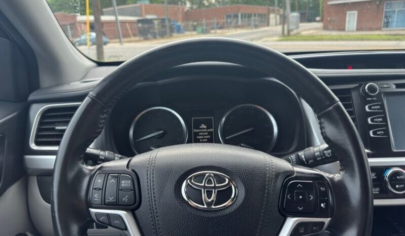 
								2017 Toyota Highlander XLE full									