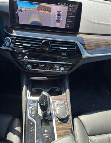 
								2021 BMW 5 Series M550i xDrive full									