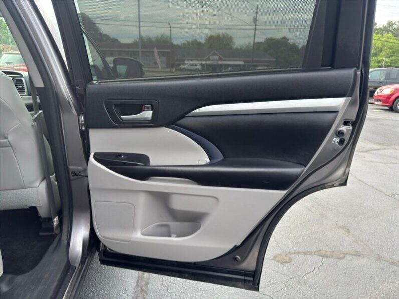 
								2017 Toyota Highlander XLE full									