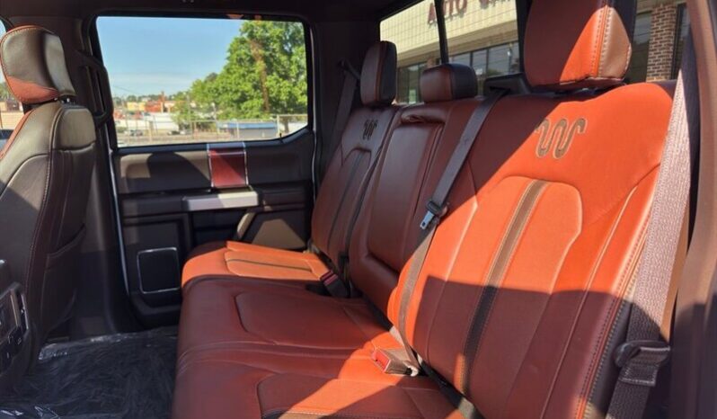 
								2022 Ford F-450 Super Duty King Ranch DRW full									