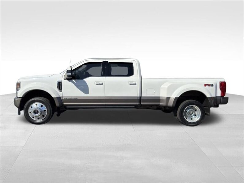 
								2022 Ford F-450 Super Duty King Ranch DRW full									