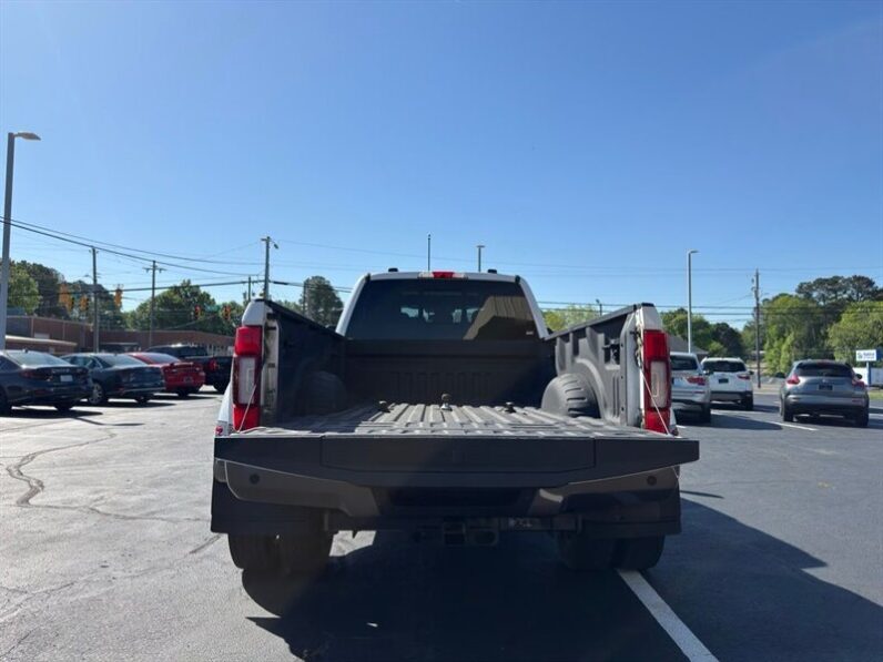 
								2022 Ford F-450 Super Duty King Ranch DRW full									