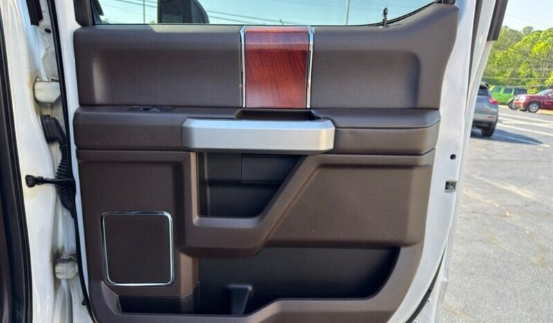 
								2022 Ford F-450 Super Duty King Ranch DRW full									