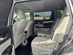 
										2017 Toyota Highlander XLE full									