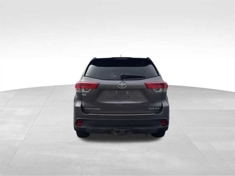 
								2017 Toyota Highlander XLE full									