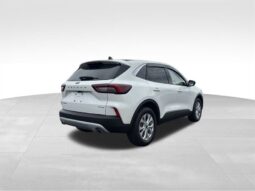 
										2023 Ford Escape Active full									