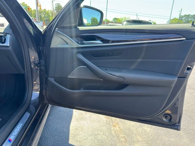 
								2021 BMW 5 Series M550i xDrive full									