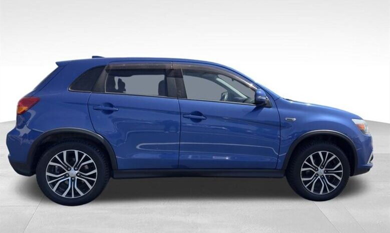 
								2018 Mitsubishi Outlander Sport 2.0 ES full									