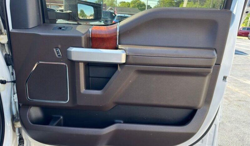 
								2022 Ford F-450 Super Duty King Ranch DRW full									