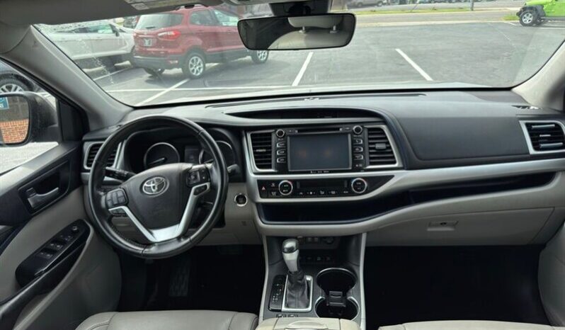 
								2017 Toyota Highlander XLE full									