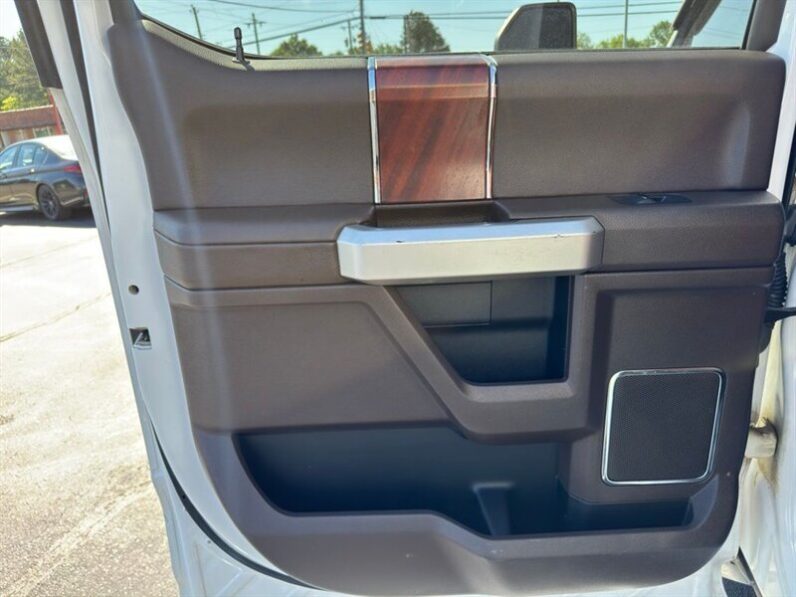 
								2022 Ford F-450 Super Duty King Ranch DRW full									