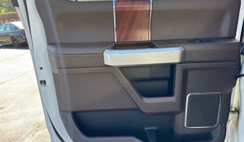 
								2022 Ford F-450 Super Duty King Ranch DRW full									