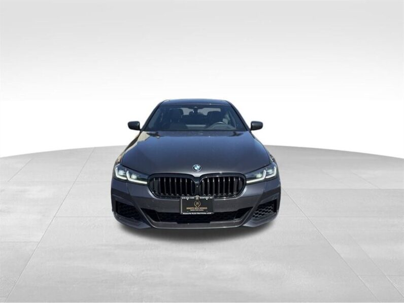 
								2021 BMW 5 Series M550i xDrive full									