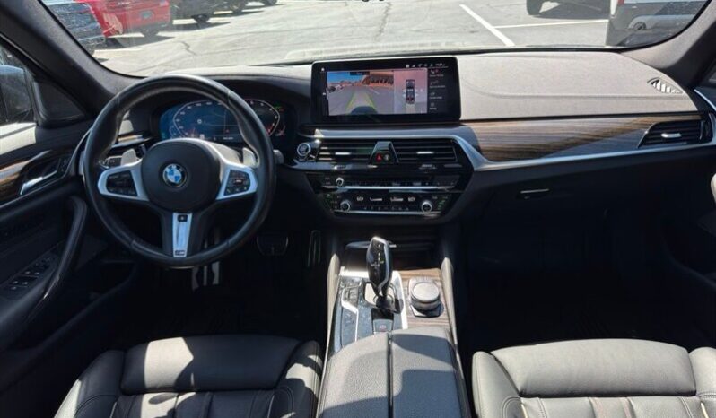 
								2021 BMW 5 Series M550i xDrive full									