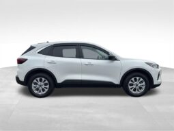 
										2023 Ford Escape Active full									