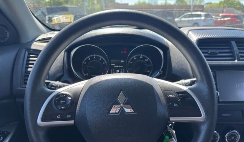 
								2018 Mitsubishi Outlander Sport 2.0 ES full									