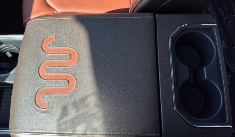
								2022 Ford F-450 Super Duty King Ranch DRW full									
