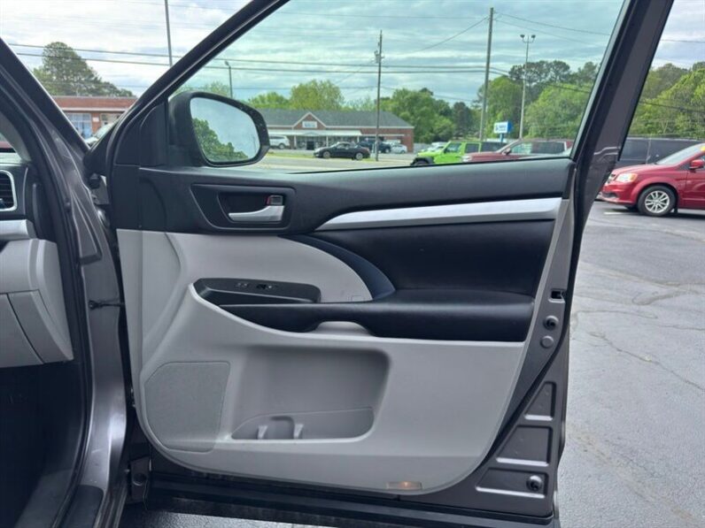 
								2017 Toyota Highlander XLE full									