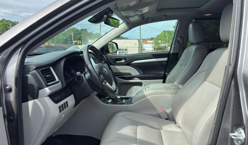 
								2017 Toyota Highlander XLE full									