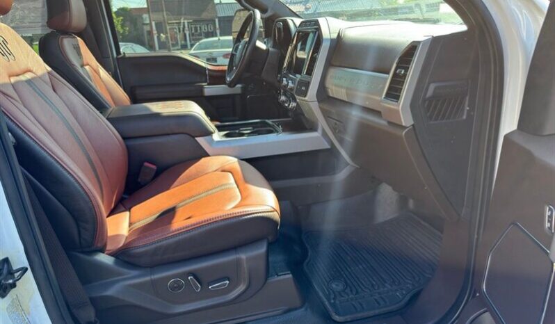 
								2022 Ford F-450 Super Duty King Ranch DRW full									