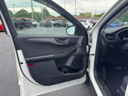 
										2023 Ford Escape Active full									