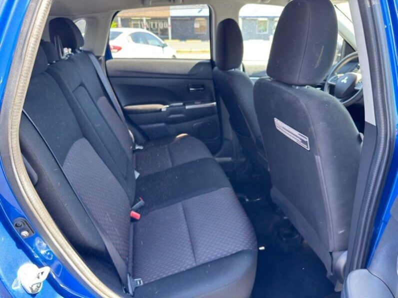 
								2018 Mitsubishi Outlander Sport 2.0 ES full									