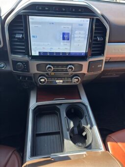 
										2022 Ford F-450 Super Duty King Ranch DRW full									