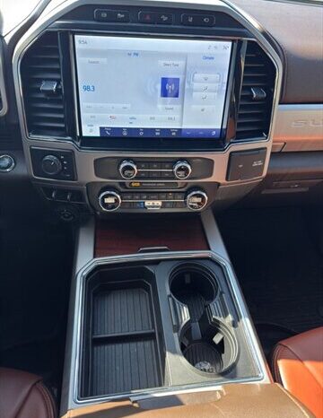 
								2022 Ford F-450 Super Duty King Ranch DRW full									