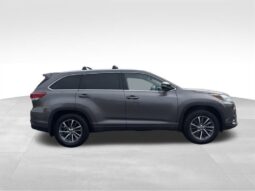 
										2017 Toyota Highlander XLE full									