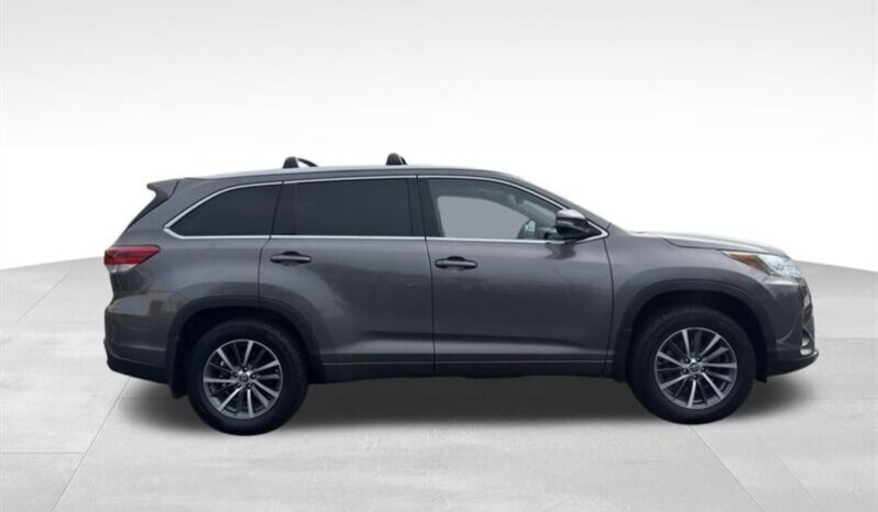 
								2017 Toyota Highlander XLE full									