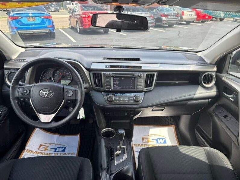 
								2014 Toyota RAV4 XLE full									