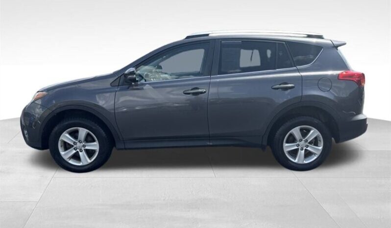 
								2014 Toyota RAV4 XLE full									