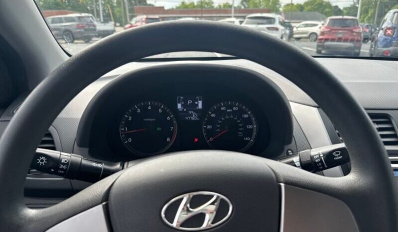 
								2017 Hyundai ACCENT SE full									