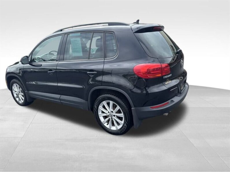 
								2015 Volkswagen Tiguan SE 4Motion full									
