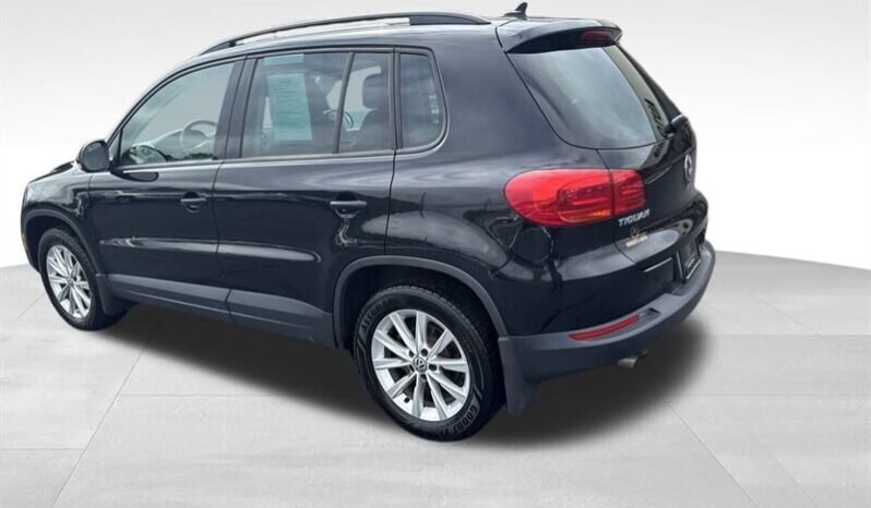 
								2015 Volkswagen Tiguan SE 4Motion full									