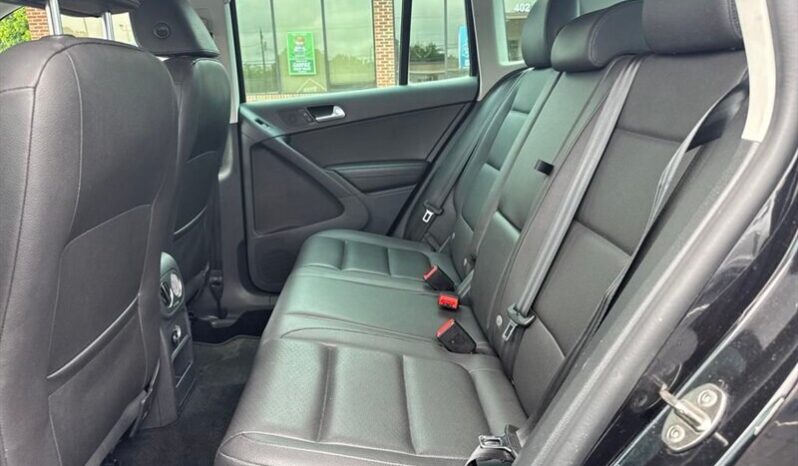 
								2015 Volkswagen Tiguan SE 4Motion full									