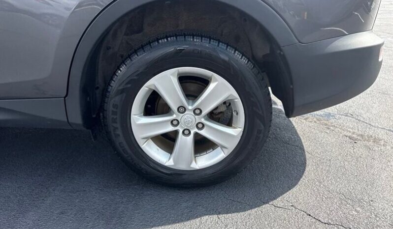 
								2014 Toyota RAV4 XLE full									