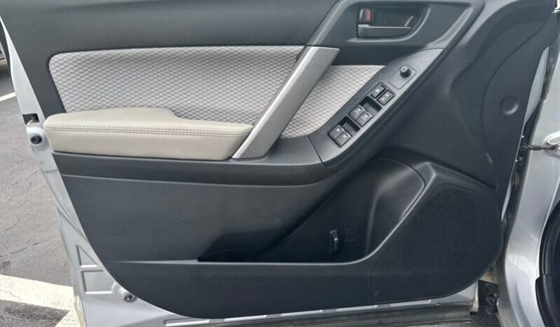 
								2017 Subaru Forester 2.5i Premium full									