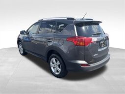 
										2014 Toyota RAV4 XLE full									