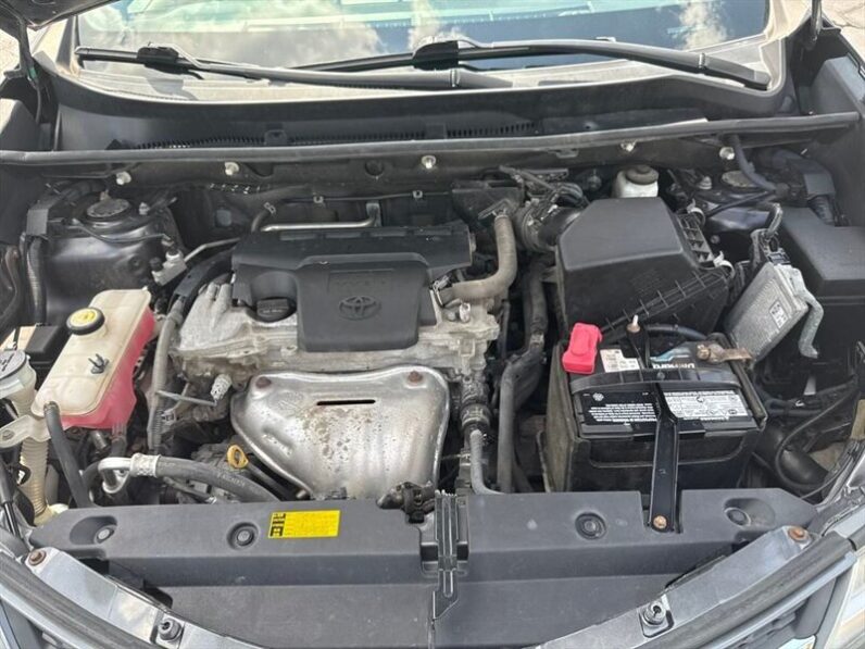 
								2014 Toyota RAV4 XLE full									