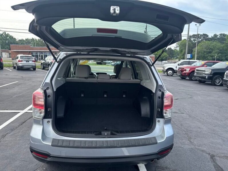 
								2017 Subaru Forester 2.5i Premium full									