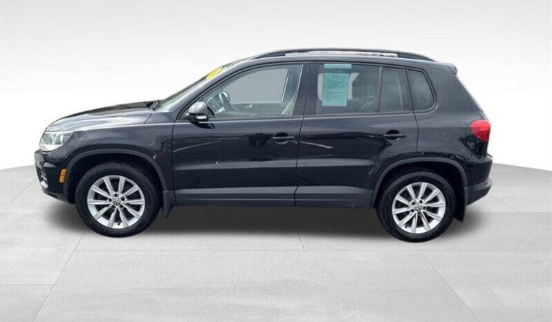 
								2015 Volkswagen Tiguan SE 4Motion full									