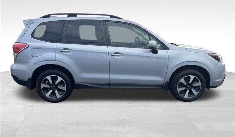 
								2017 Subaru Forester 2.5i Premium full									